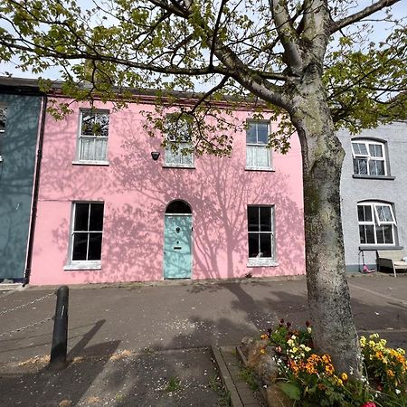 Villa Unique Townhouse With Large Garden Down To The Sea Killough Exterior foto